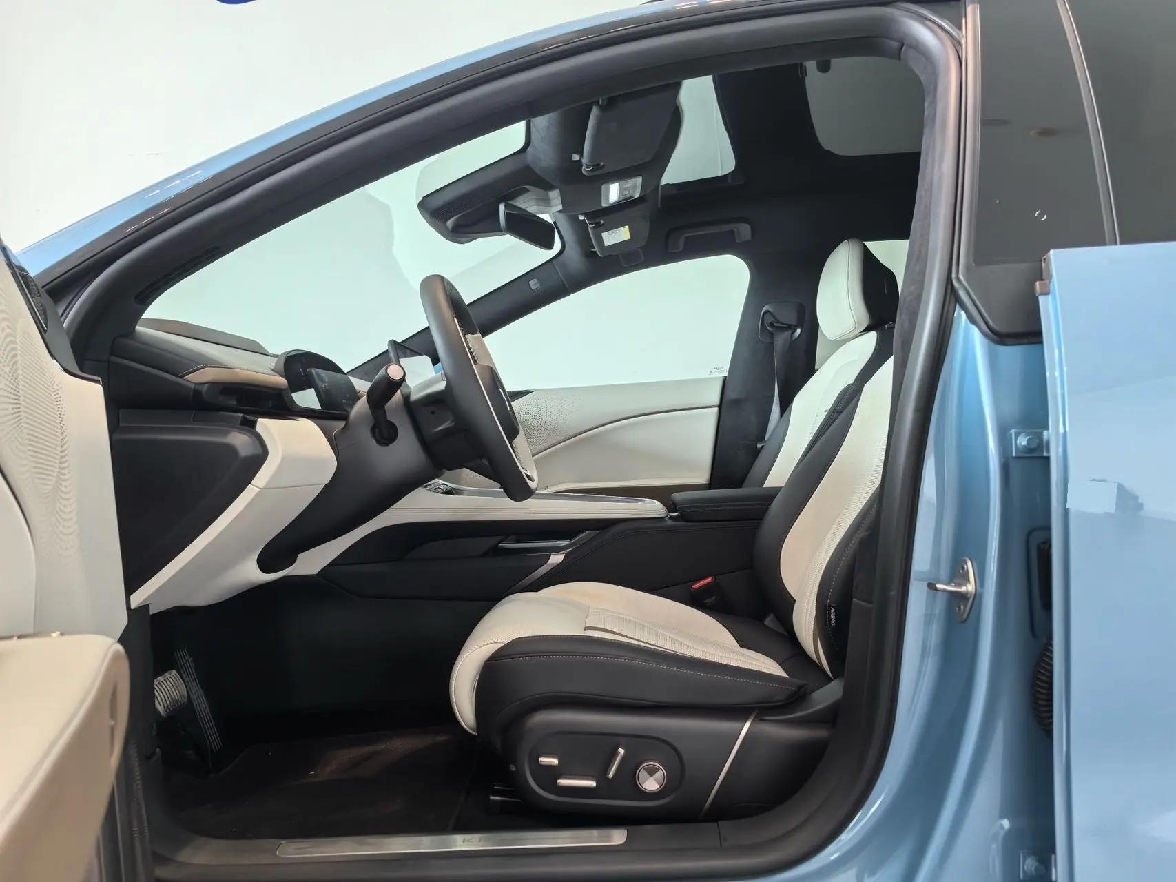 Zeekr 2025 Zeekr 007GT four-wheel drive intelligent driving version 75kWh automatic gear 4