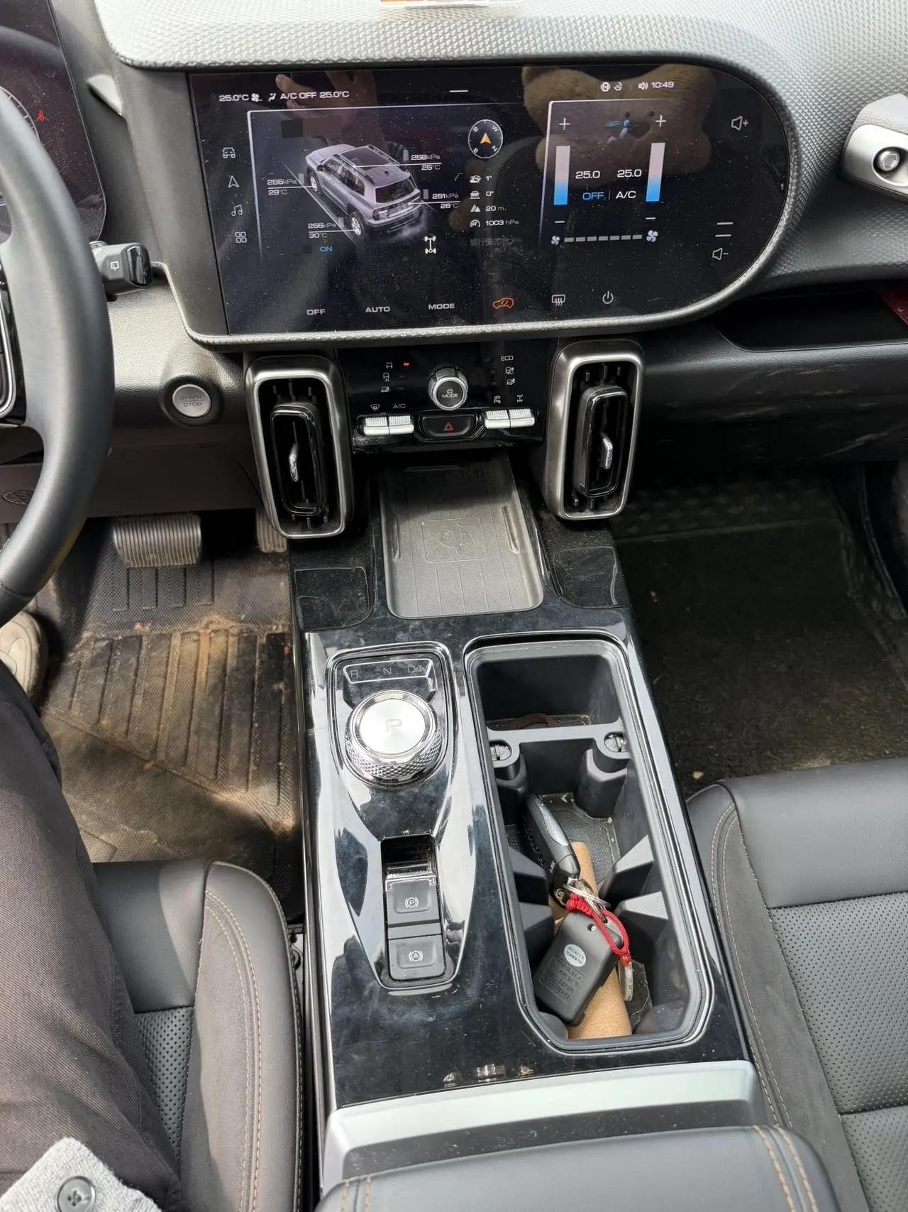 Haval big dog 2021 changed to 2.0T DCT four-wheel drive asthma dog version 26