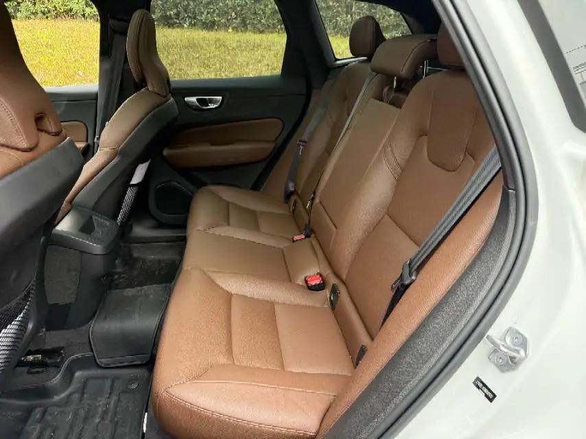 Volvo XC60 2022 B5 4-wheel-drive Zhiyi Deluxe Edition 3