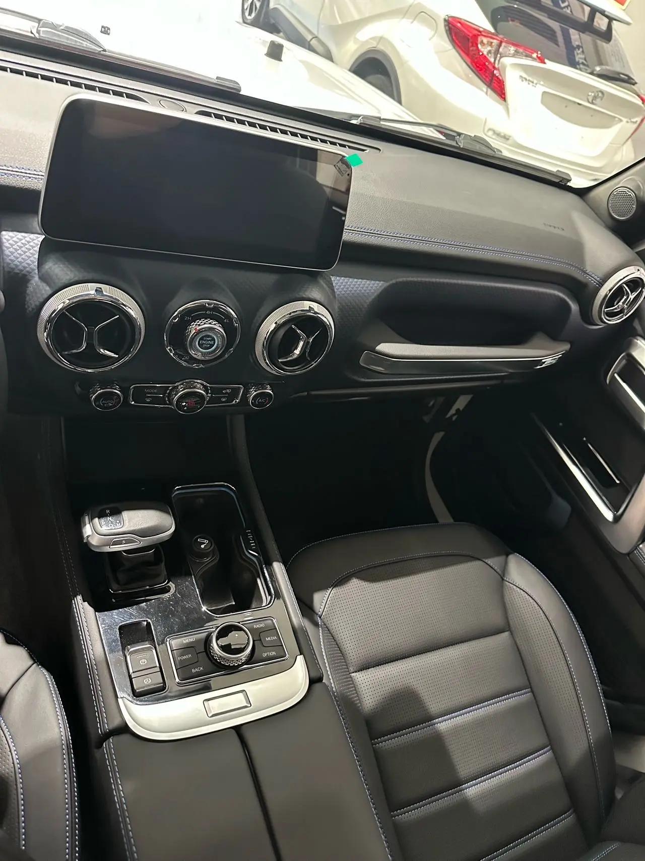 Beijing BJ40 2020 2.0T Automatic Four-wheel Drive City Hunter Edition Chivalrous Type 6