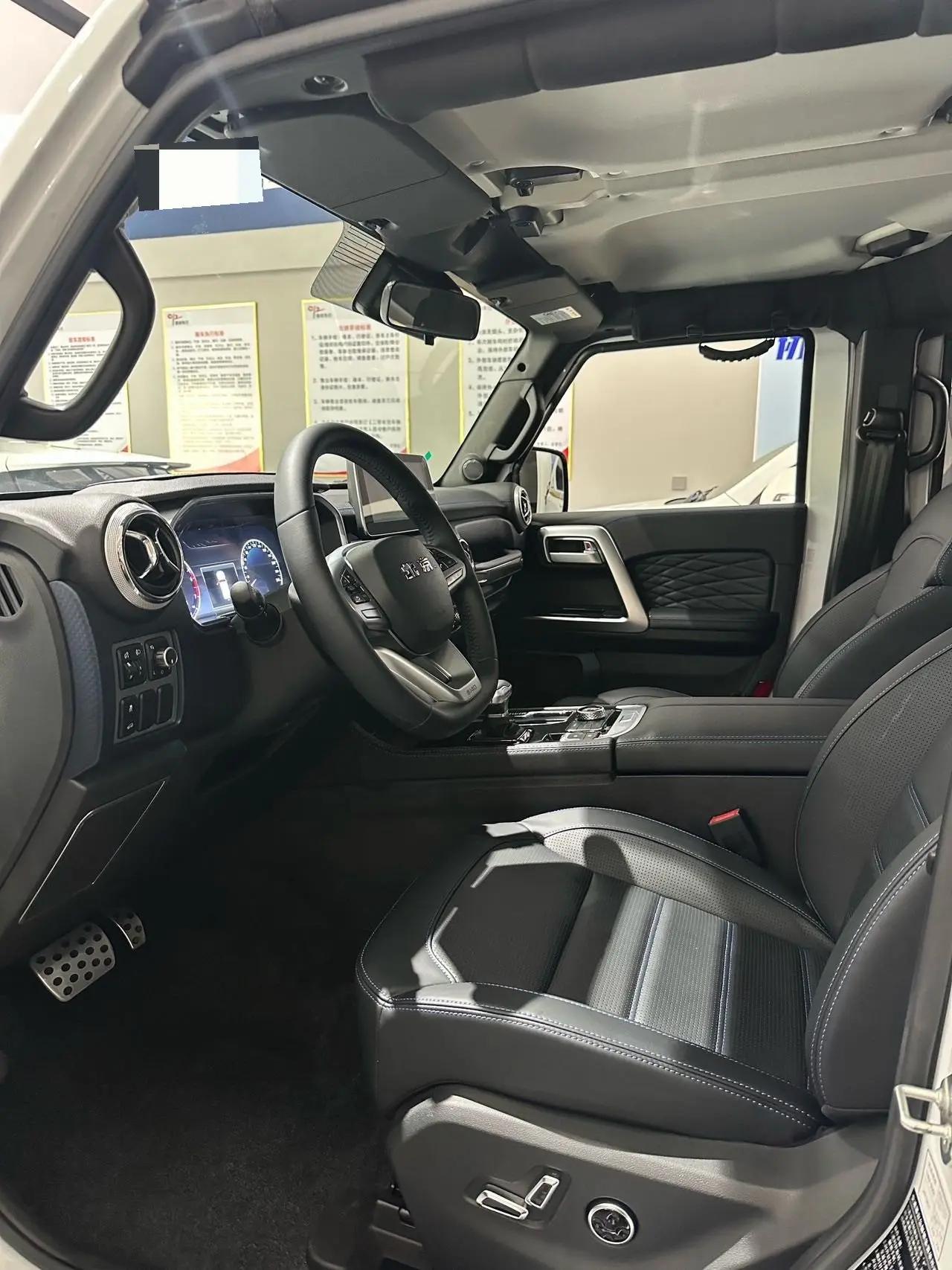 Beijing BJ40 2020 2.0T Automatic Four-wheel Drive City Hunter Edition Chivalrous Type 8