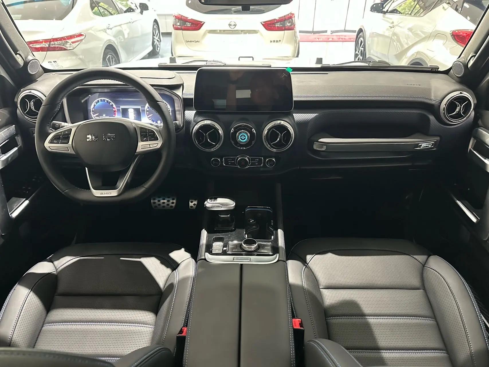 Beijing BJ40 2020 2.0T Automatic Four-wheel Drive City Hunter Edition Chivalrous Type 9