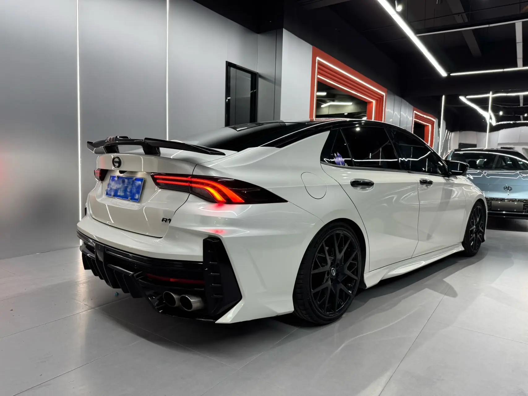GAC Trumpchi 2023 Shadow Leopard R 2.0T 400T MAX Automatic 3