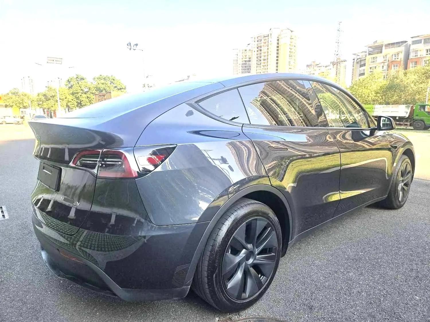 2024 Model Y Rear-Wheel Drive Edition 7