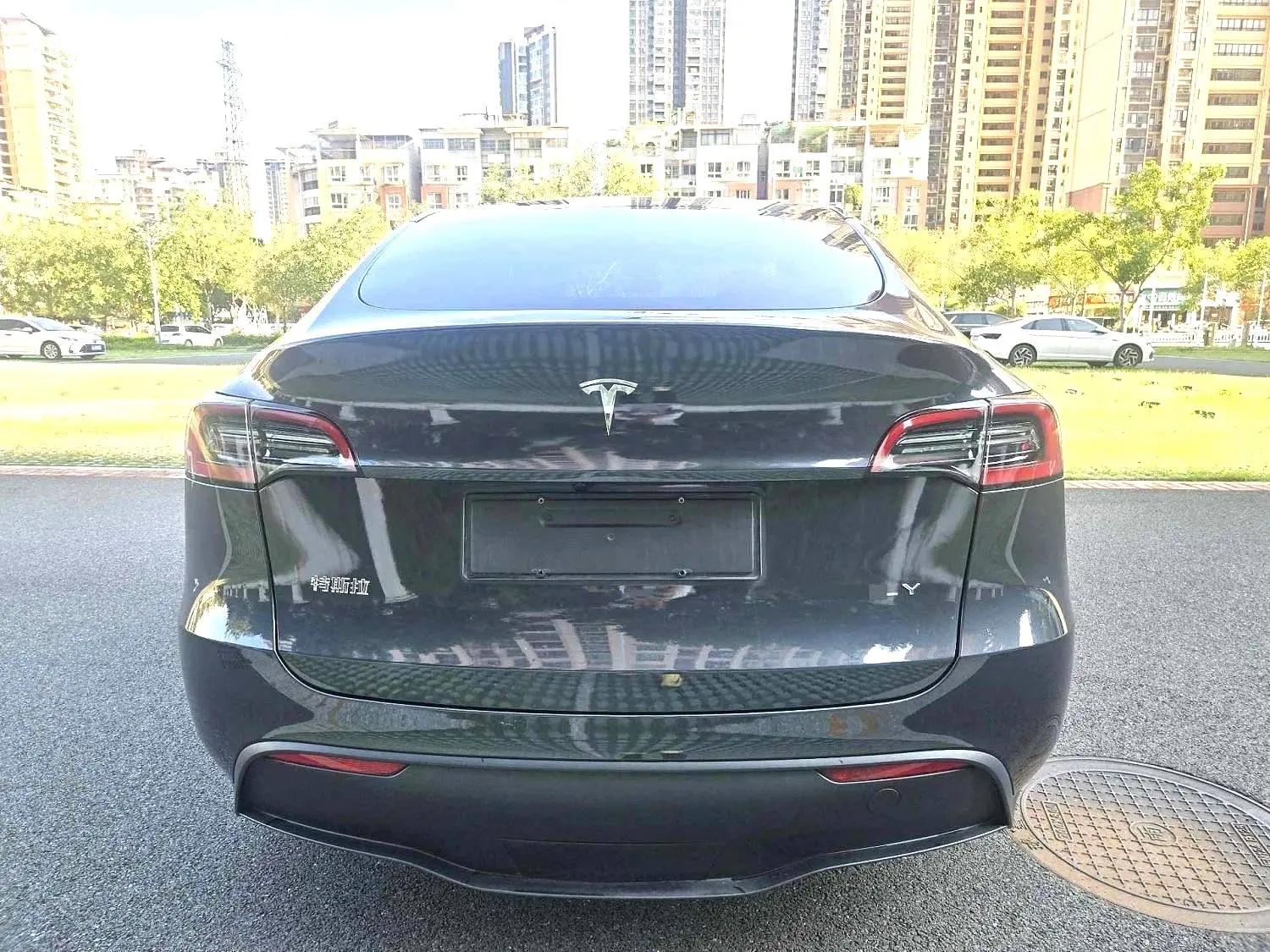 2024 Model Y Rear-Wheel Drive Edition 8