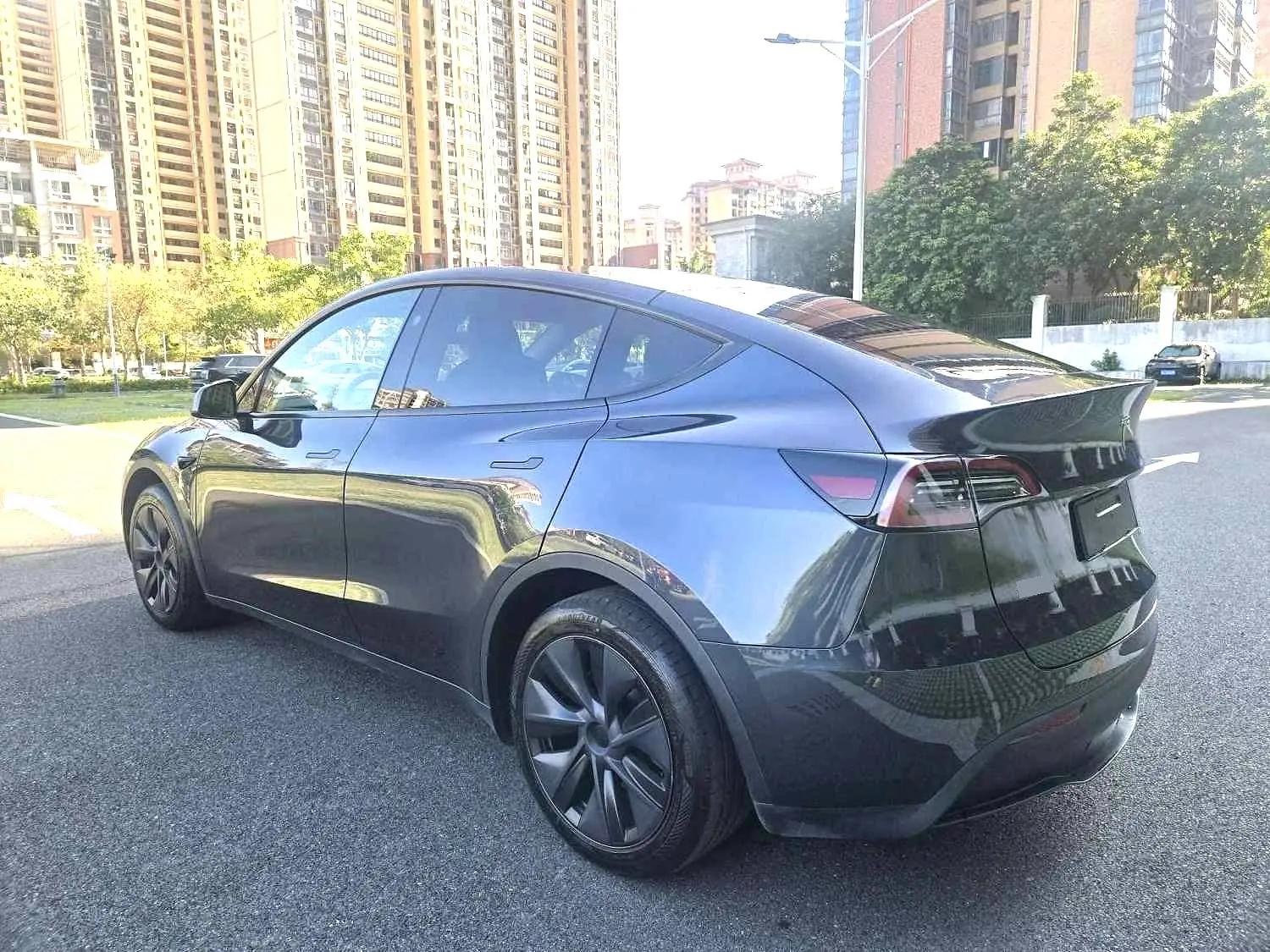 2024 Model Y Rear-Wheel Drive Edition 9