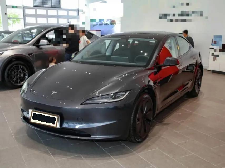 Открыть галерею: Model 3 2023 Rear-Wheel Drive Edition
