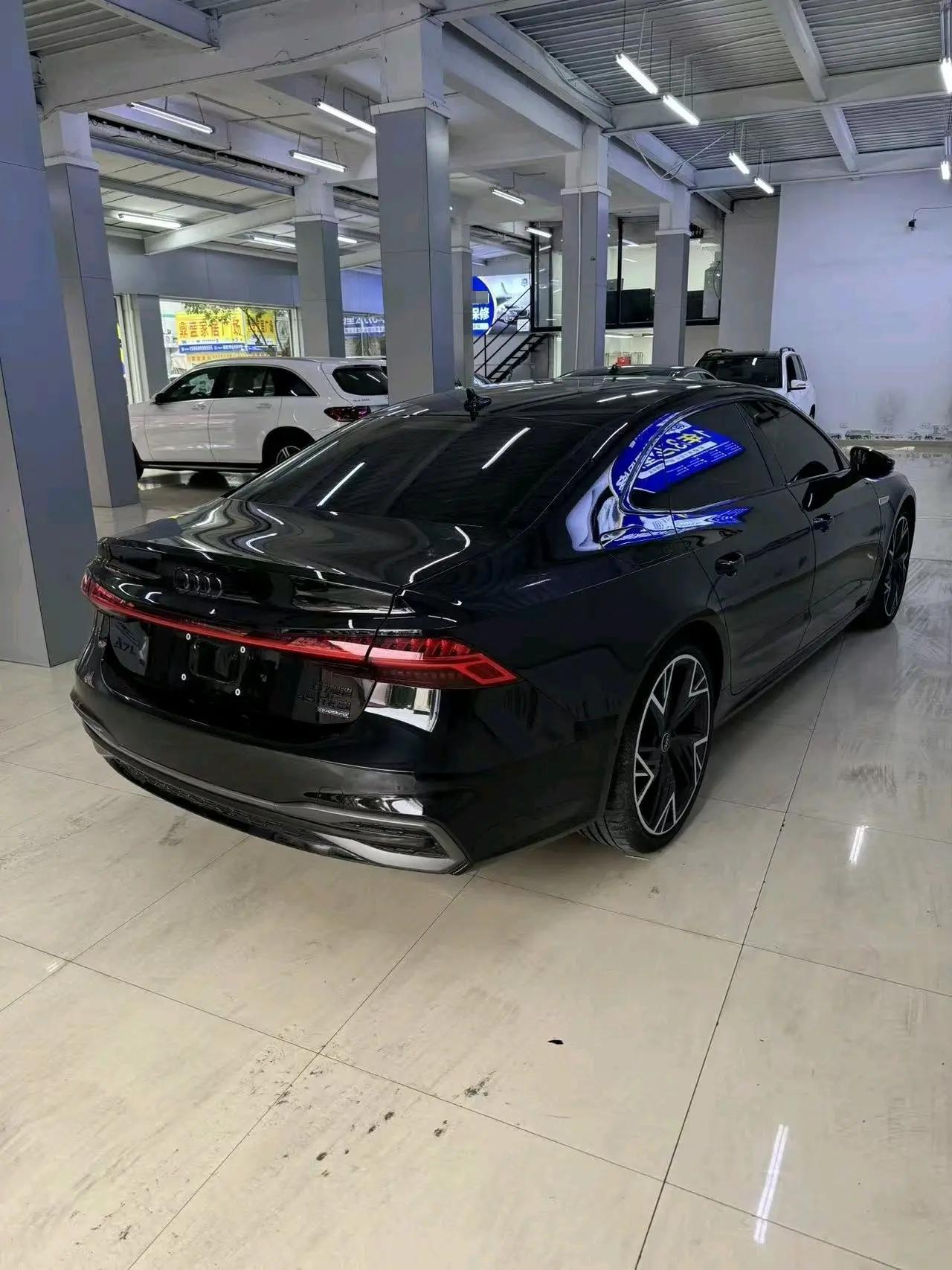 Audi 2024 A7L 2.0TFSI 45TFSI Quattro Black Warrior Edition Automatic 6