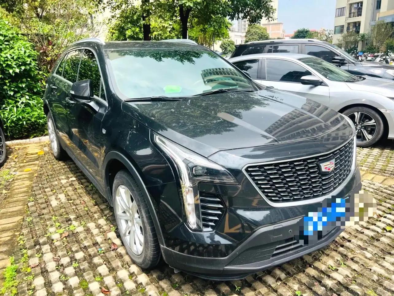 Cadillac XT4 2021 28T Two-Drive Leading Model 3