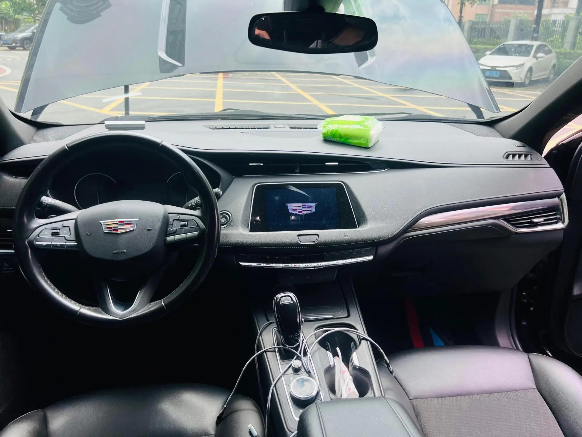 Cadillac XT4 2021 28T Two-Drive Leading Model 6
