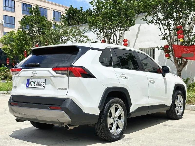 RAV4 Rongfeng 2021 2.0L CVT Two-Drive Fashion Edition 4
