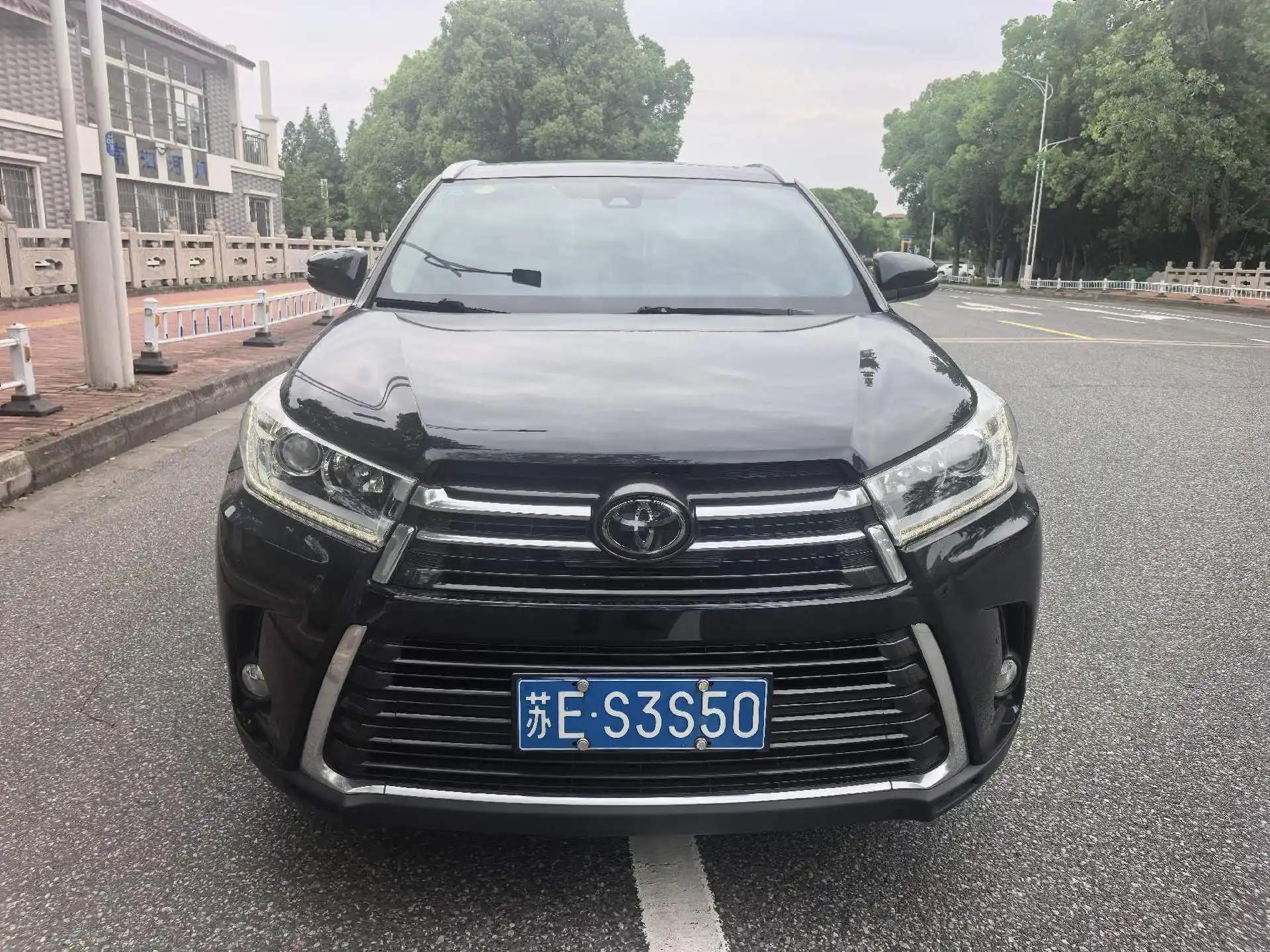 Highlander 2018 2.0T 4-wheel drive distinguished edition 7-seat country VI 2
