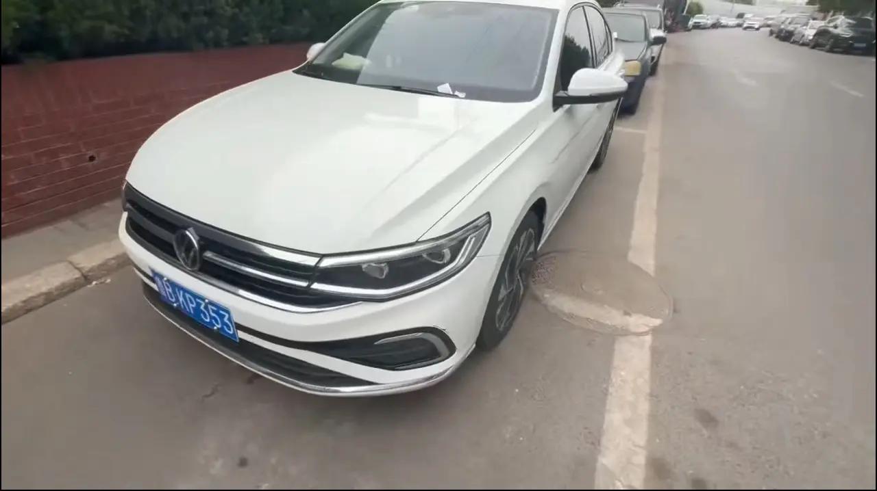 Bora 2023 200TSI DSG Zhixing PRO Edition
