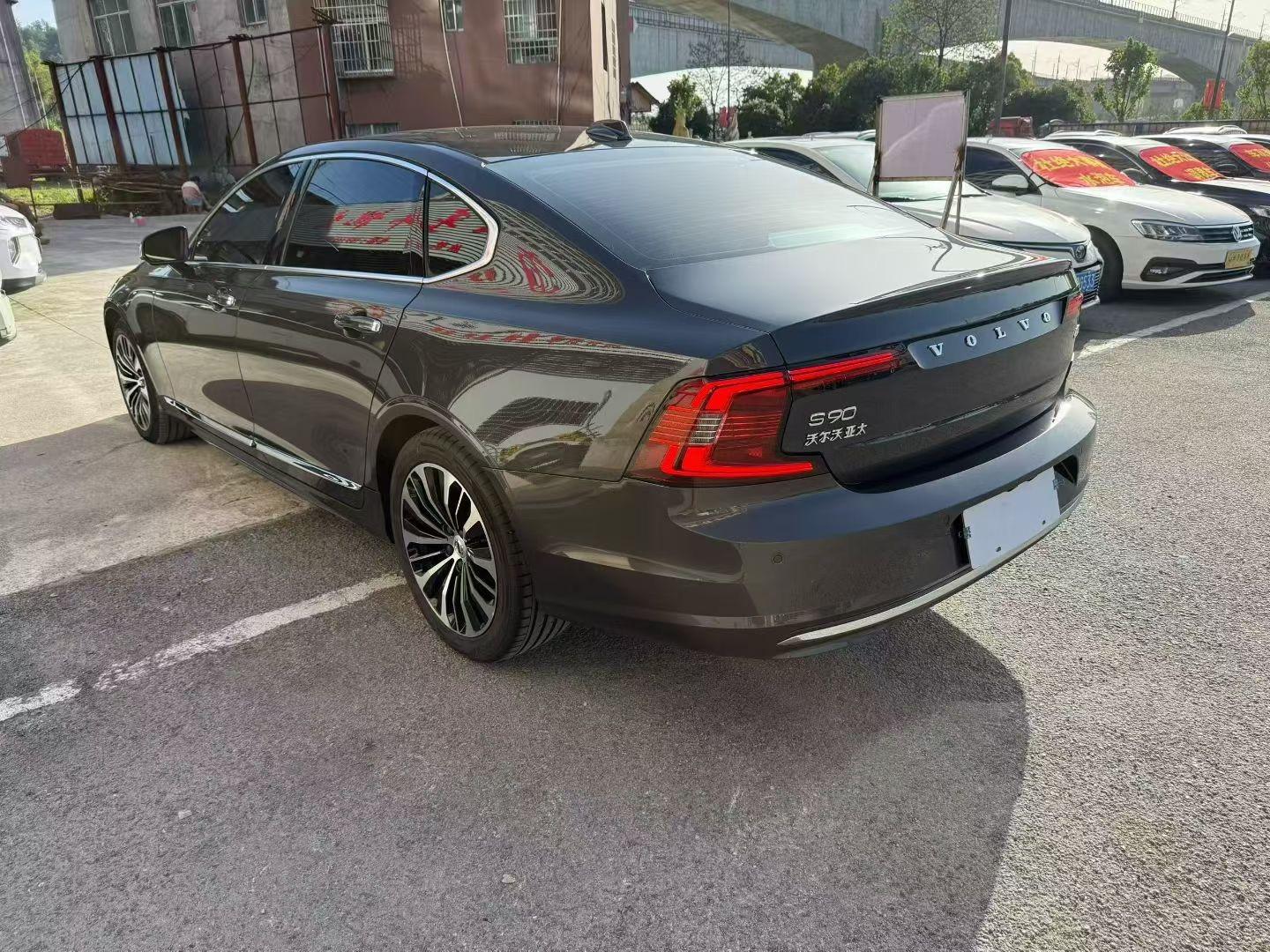 Volvo S90 2023 B5 Smart Luxury Edition 6