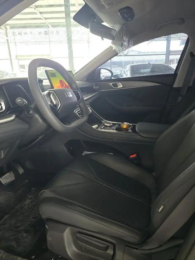 Geely Galaxy 2025 Xingyao 6 EM-i 1.5 60km Launch Edition Automatic 3