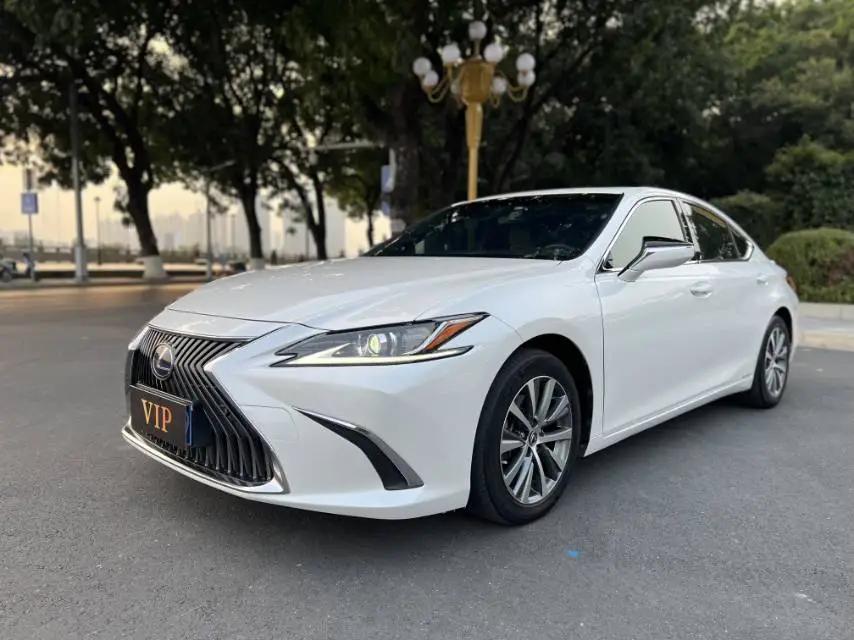 Lexus ES 2021 300h Excellent Edition