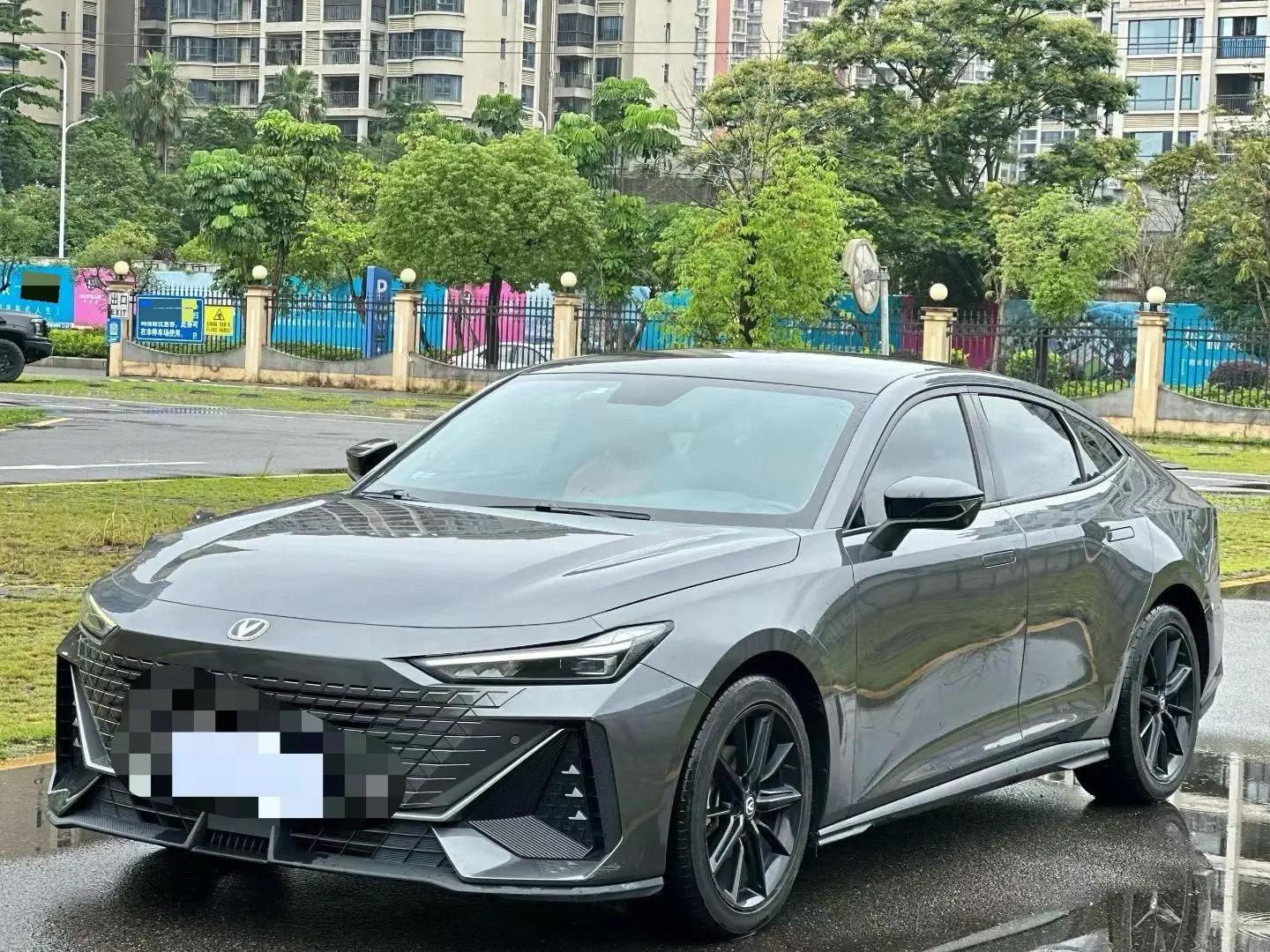 ChangAn 2023 UNI-V 1.5T Prestige Automatic