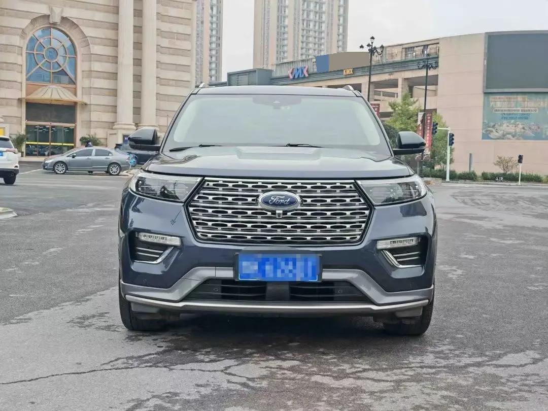 Explorer 2020 EcoBoost 285 4-wheel drive titanium version 6 seats 3