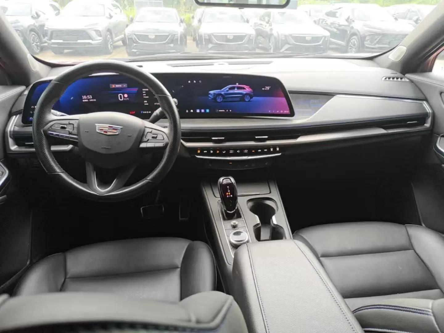 Cadillac XT4 2024 28T 4-wheel drive luxury model 5