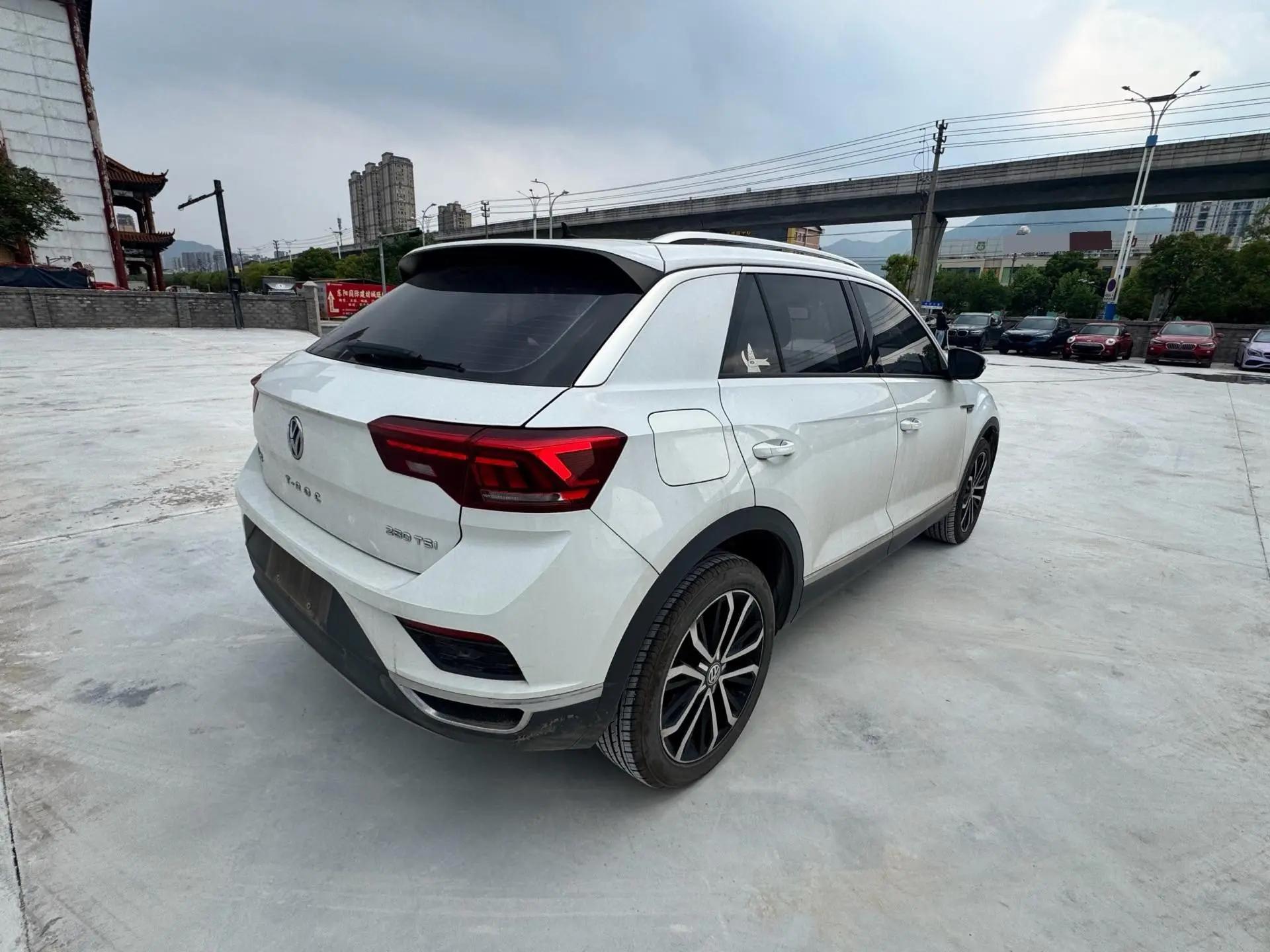 T-ROC Tange 2019 280TSI DSG Two-Drive Comfort National V 7