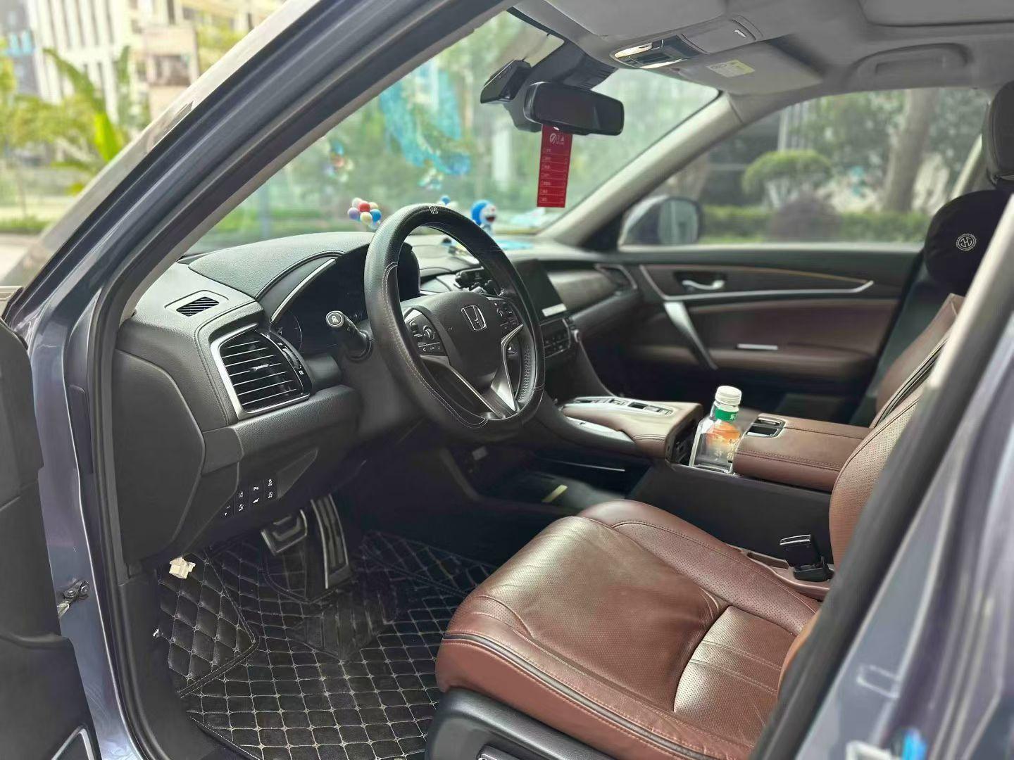 Crown Road 2020 240TURBO Two-Drive Premium Edition 2