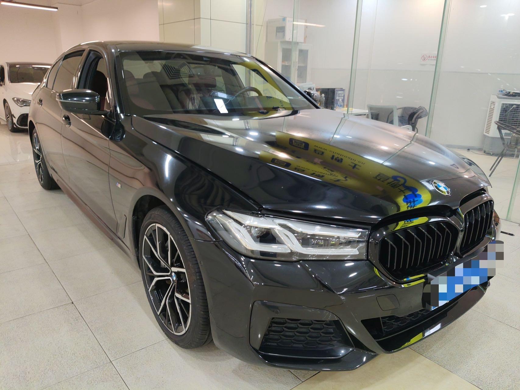 BMW 5 Series 2022 Modified 530Li Exclusive M Sports Suit 2
