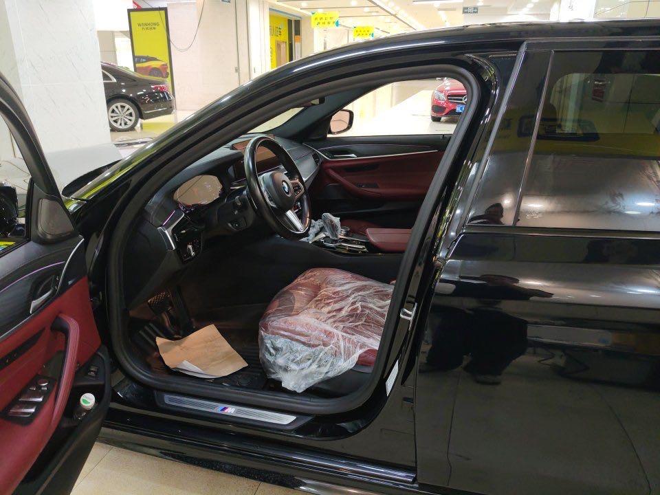 BMW 5 Series 2022 Modified 530Li Exclusive M Sports Suit 3
