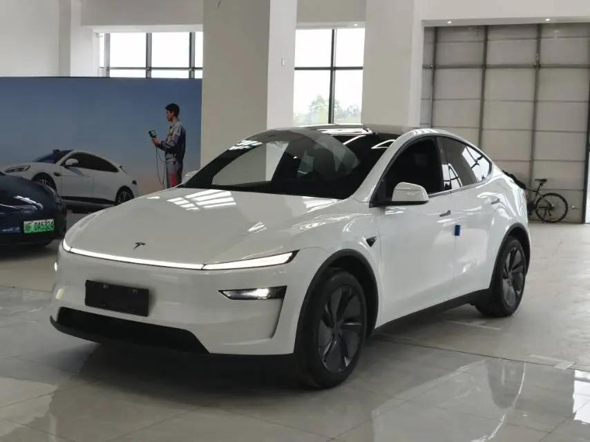 Tesla 2026 Model Y Rear-Wheel Drive Automatic