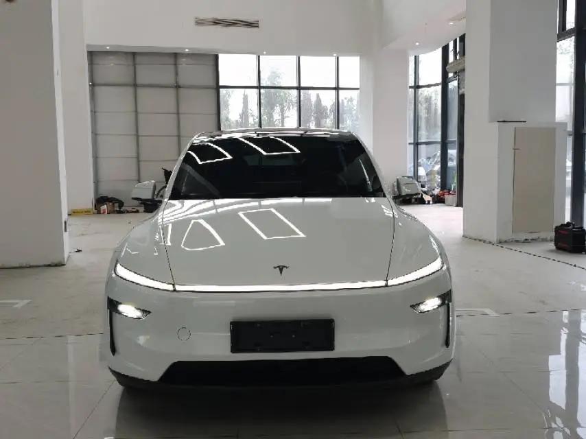 Tesla 2026 Model Y Rear-Wheel Drive Automatic 3