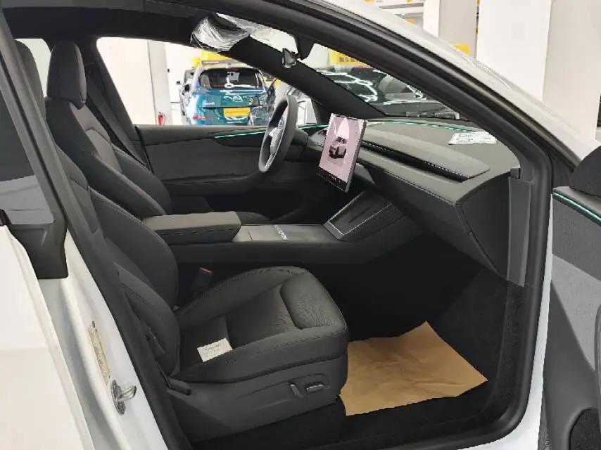 Tesla 2026 Model Y Rear-Wheel Drive Automatic 5