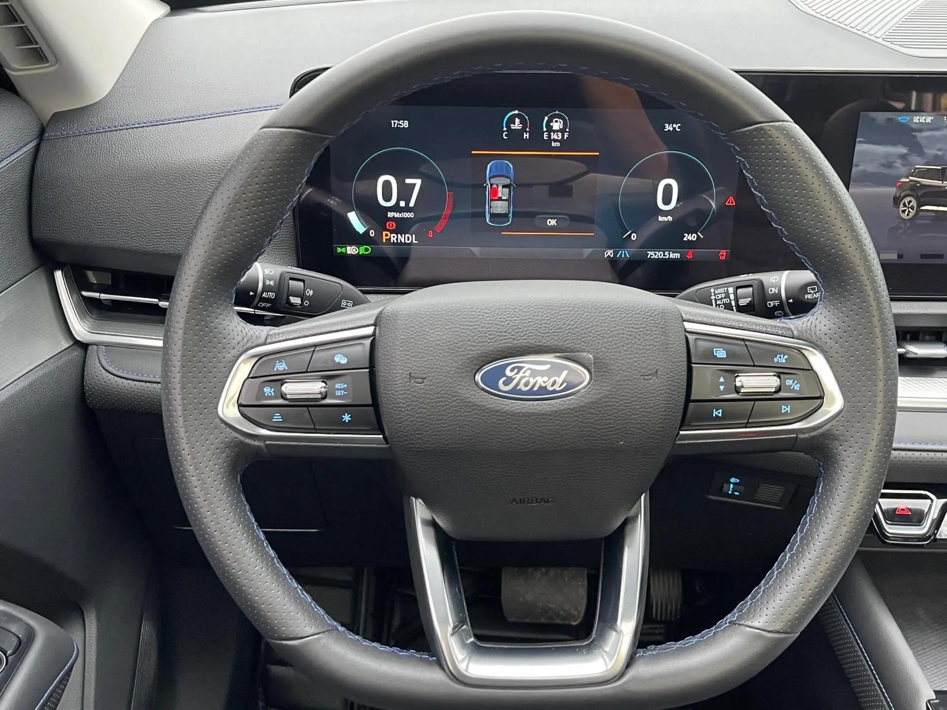 Ford 2025 collar 1.5T EcoBoost 170 platinum collar automatic gear 9