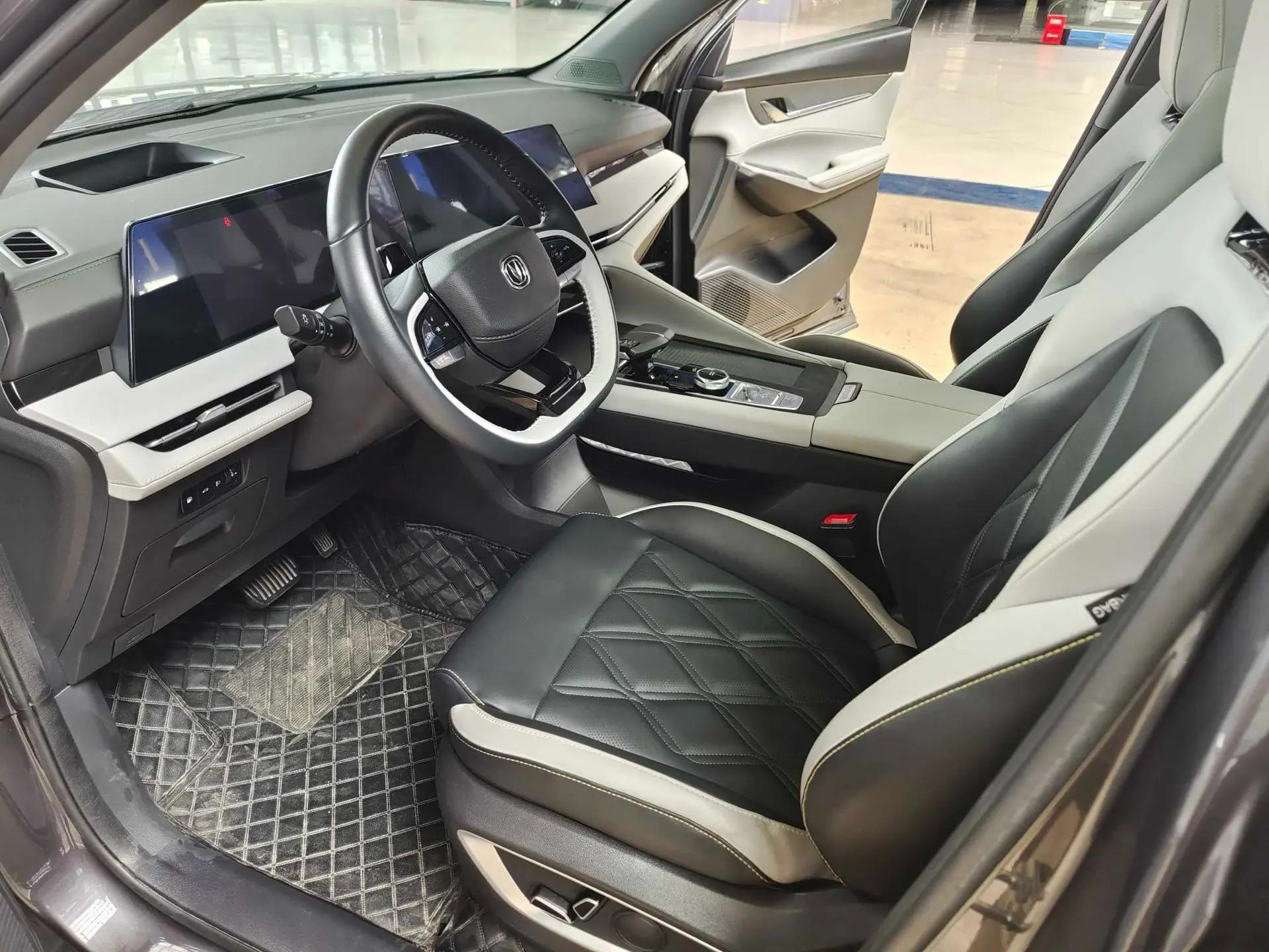 ChangAn 2023 CS75 PLUS 1.5T Prestige Automatic 7