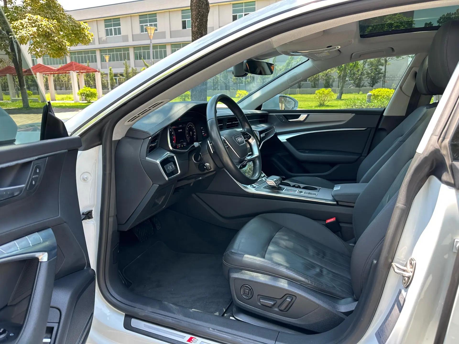 Audi A7 2021 40 TFSI Luxury Model 4