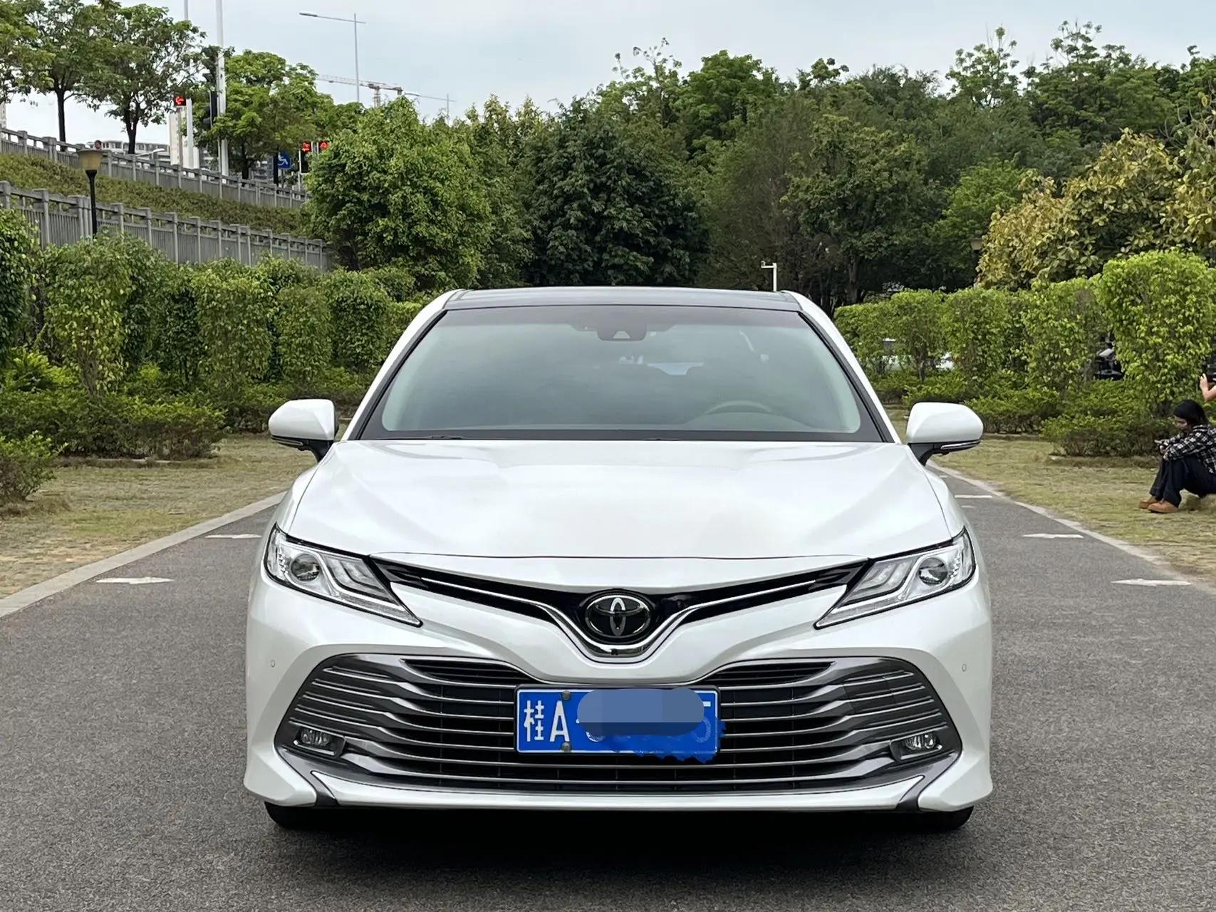 Camry 2021 2.5G Deluxe Edition 2