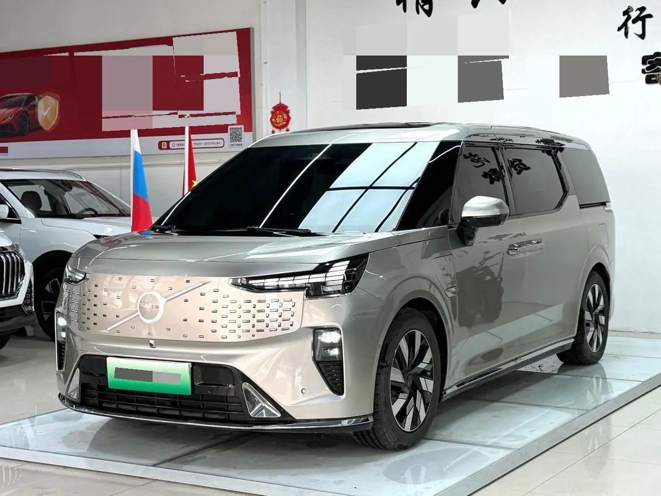 Volvo EM90 2025 Ultra Six
