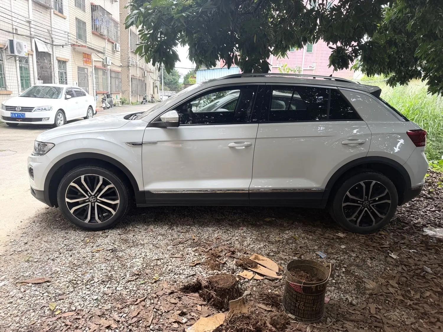 T-ROC Tange 2021 280TSI DSG Two-Drive Elite Zhilian Edition 3