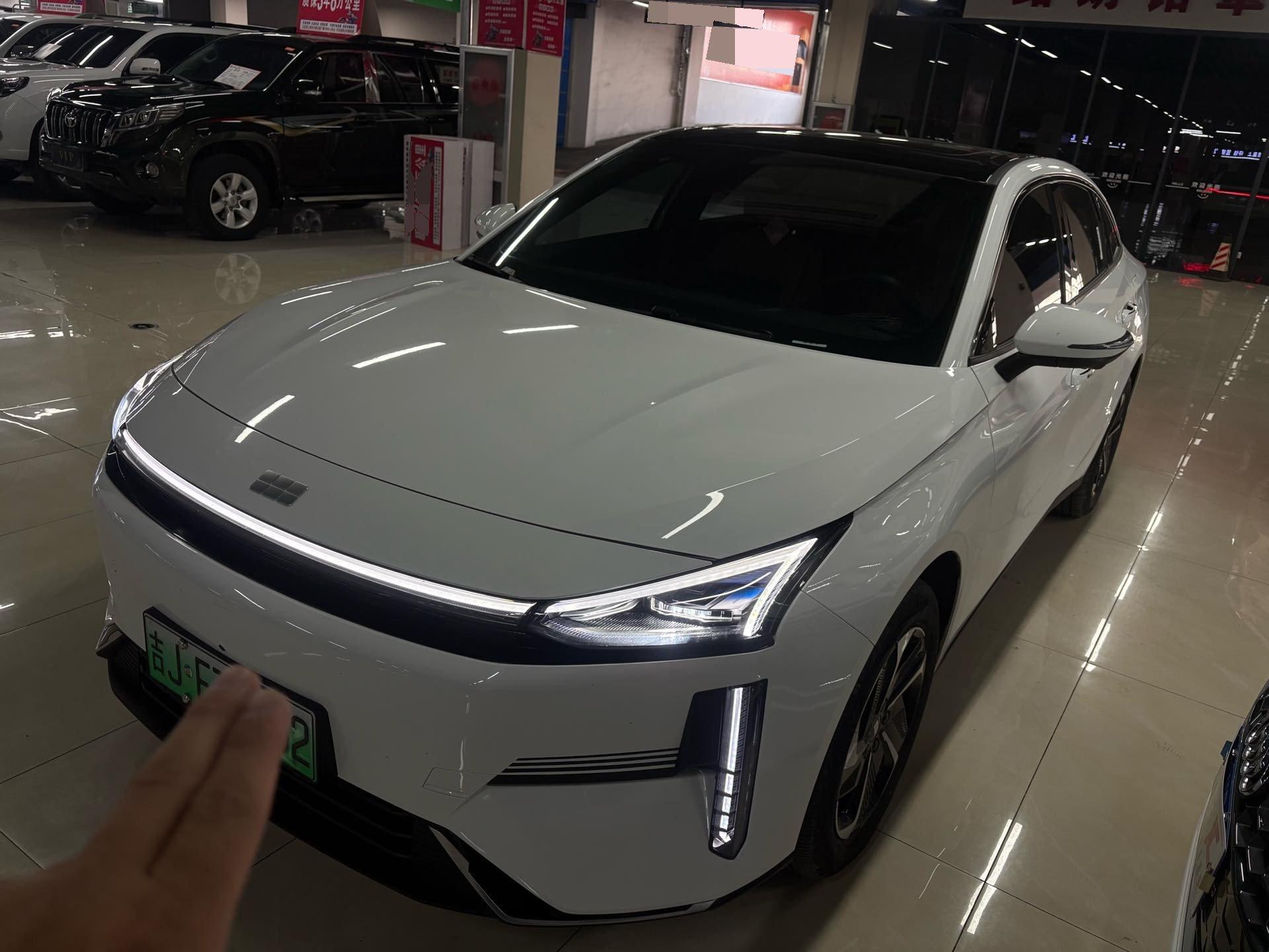 Geely Galaxy 2025 L6 EM-i 1.5 140km Discovery Edition Automatic Gear