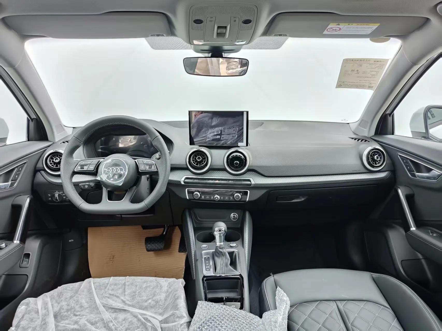 奥迪 2025款 Q2L 1.5TFSI 35TFSI 时尚动感型 自动挡 7