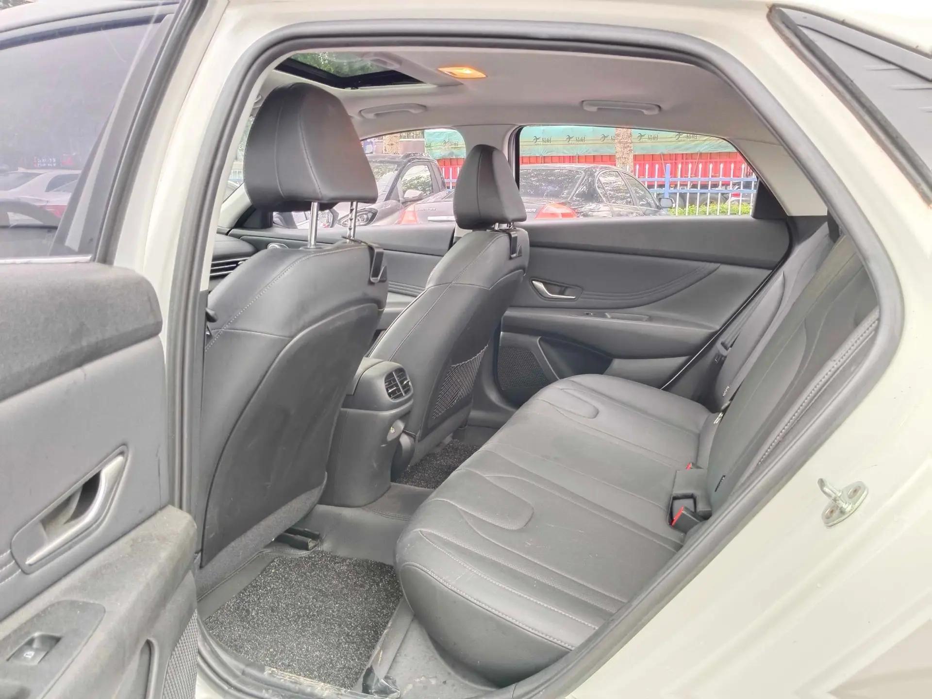 Elantra 2022 1.5L CVT GLX Elite Edition 4