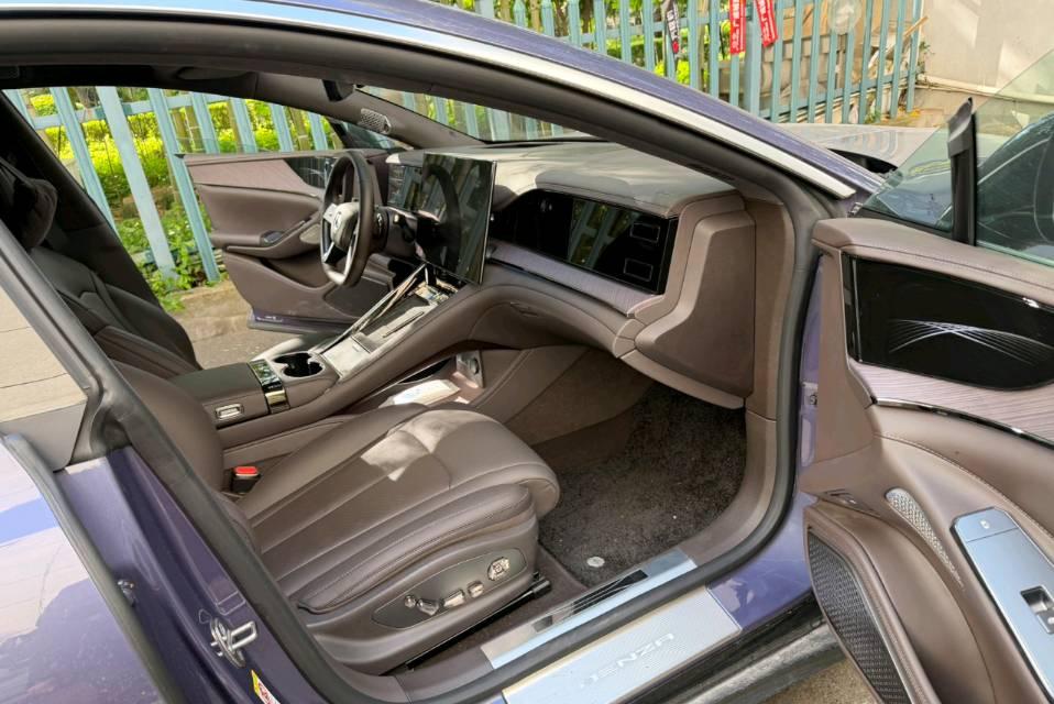 Denza 2024 Denza Z9 2.0T stepless 1100km four-wheel drive Ultra version automatic gear 8