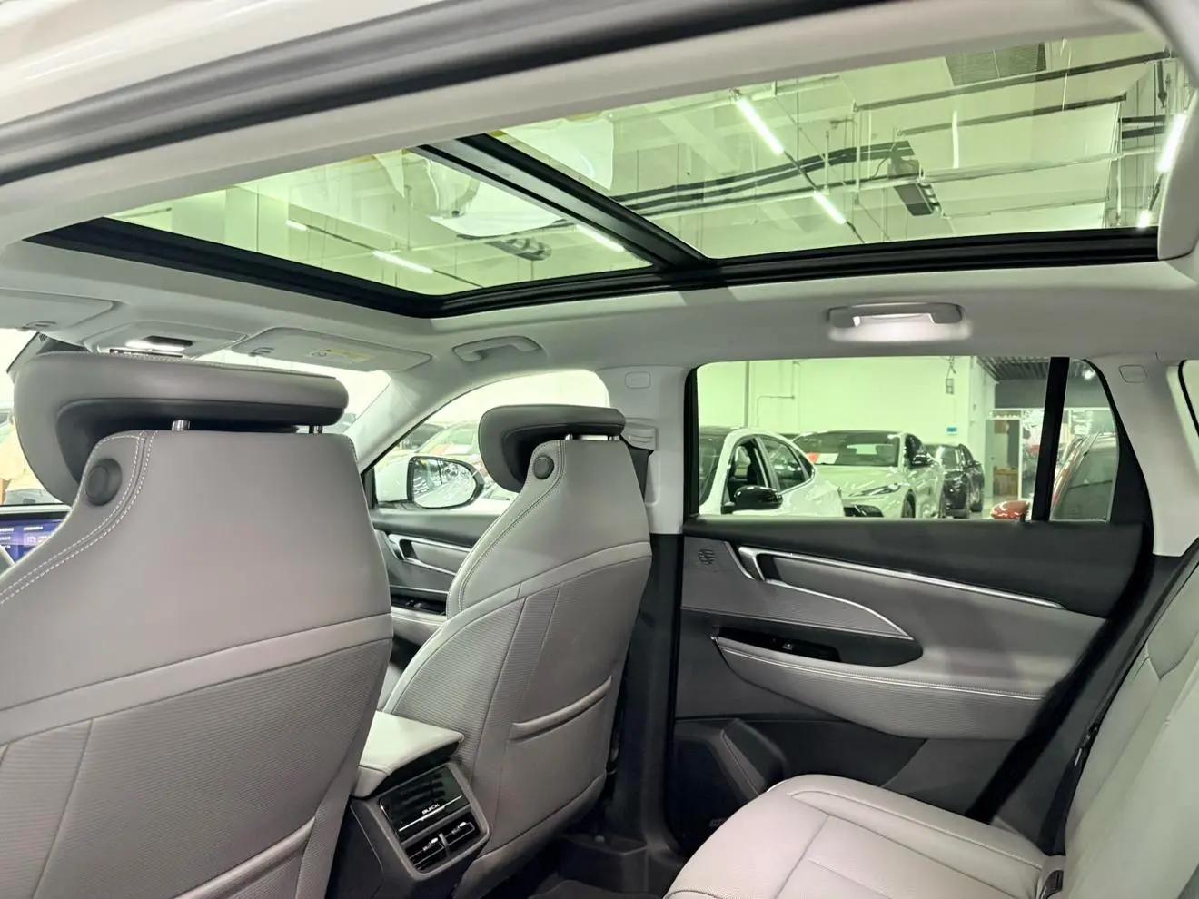 Buick 2025 Model E5 620km Prestige Edition Automatic 9