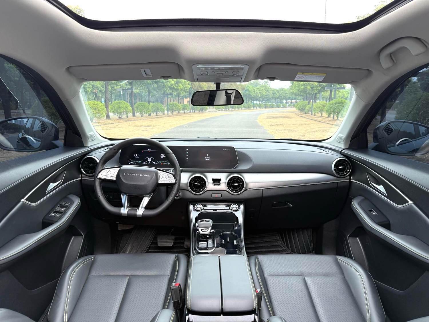 The popular 2024 T5 EVO 1.5TD Star Edition automatic gear 3