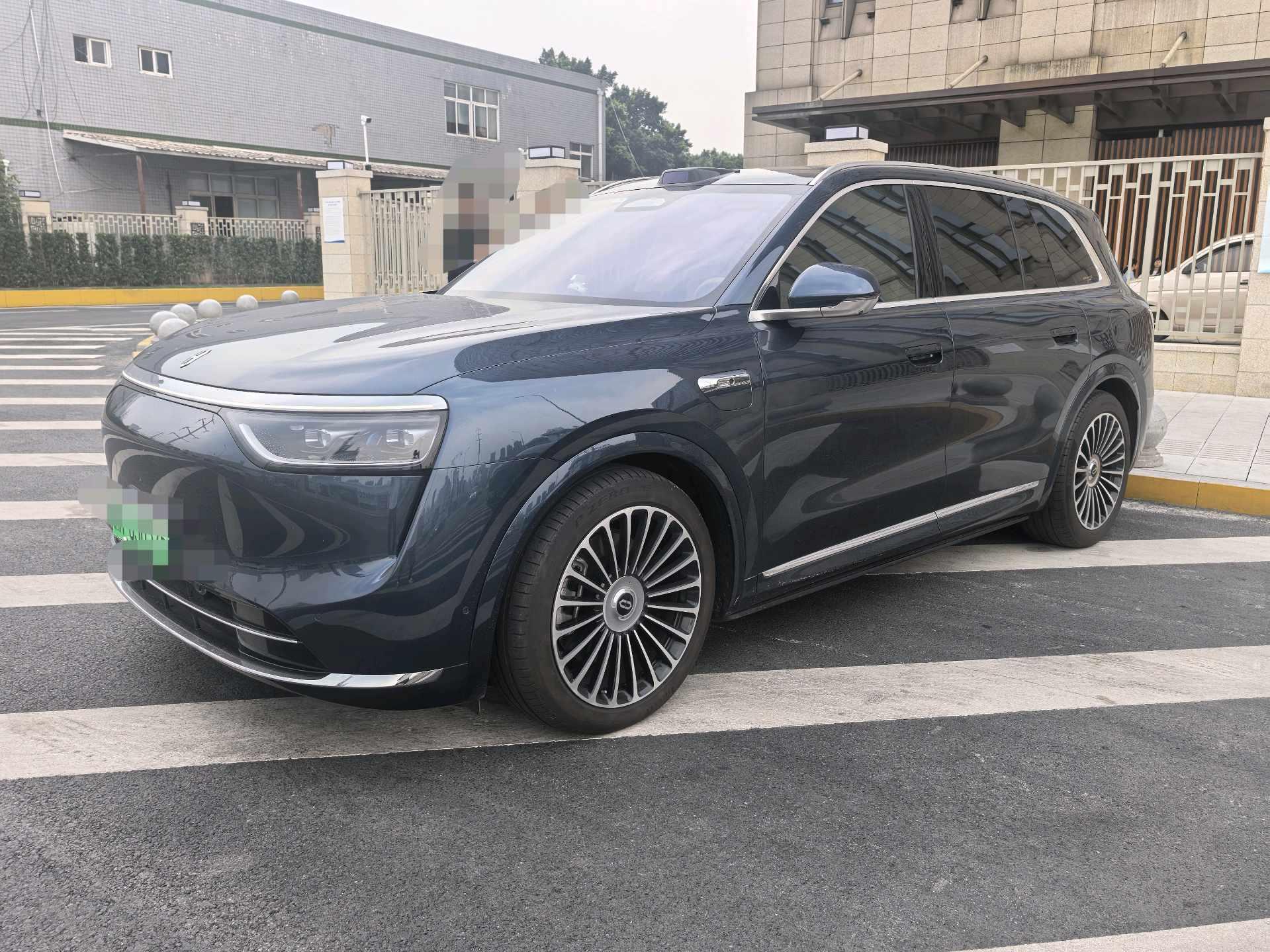 AITO M8 2025 extended range Max version 53.4kWh 5-seat version
