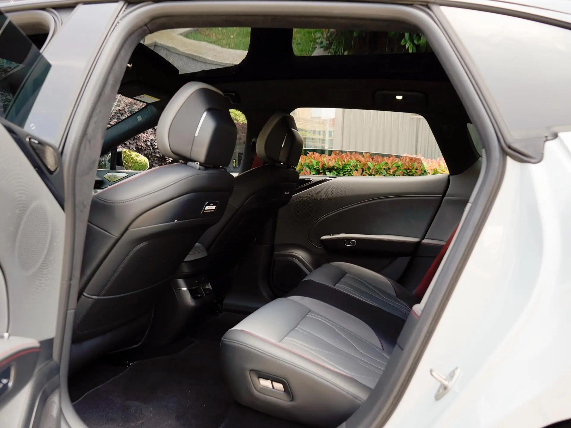 Zeekr 2025 Zeekr 007GT four-wheel drive intelligent driving version 75kWh automatic gear 10