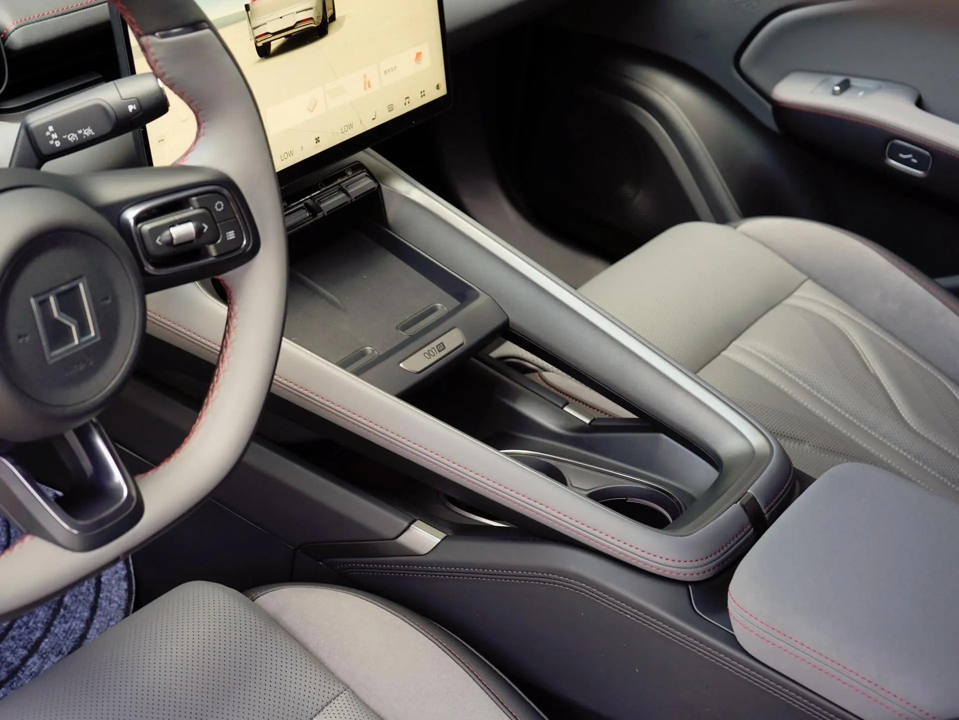 Zeekr 2025 Zeekr 007GT four-wheel drive intelligent driving version 75kWh automatic gear 15