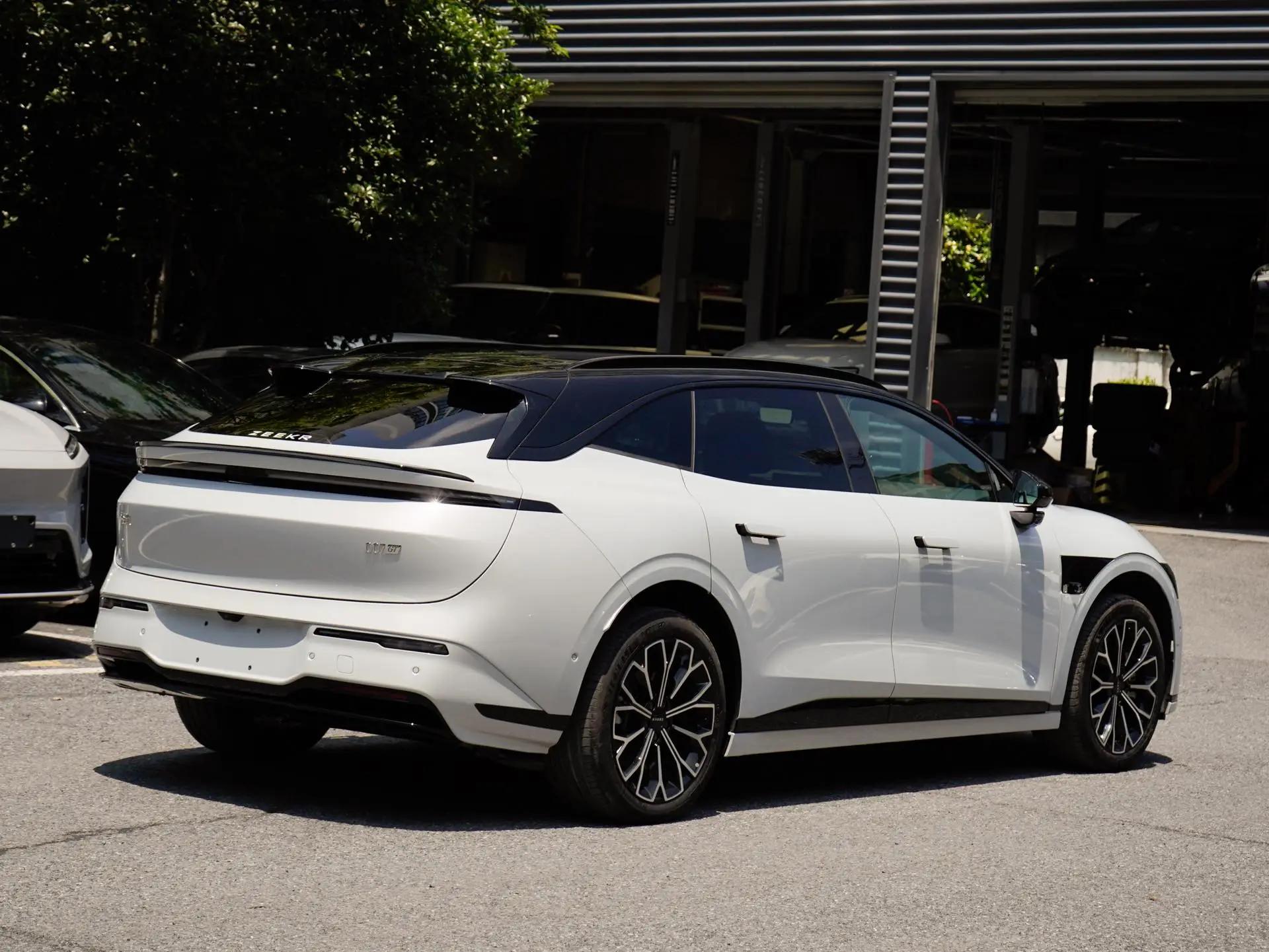 Zeekr 2025 Zeekr 007GT four-wheel drive intelligent driving version 75kWh automatic gear 4