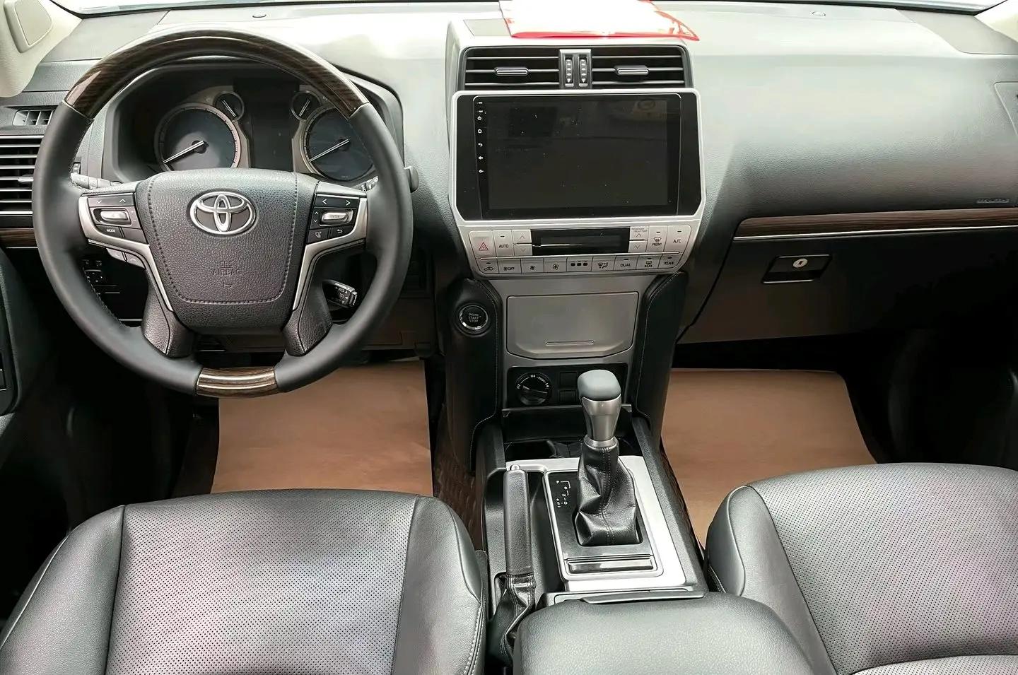 Prado 2019 3.5L Auto TX-L Premium Edition 4