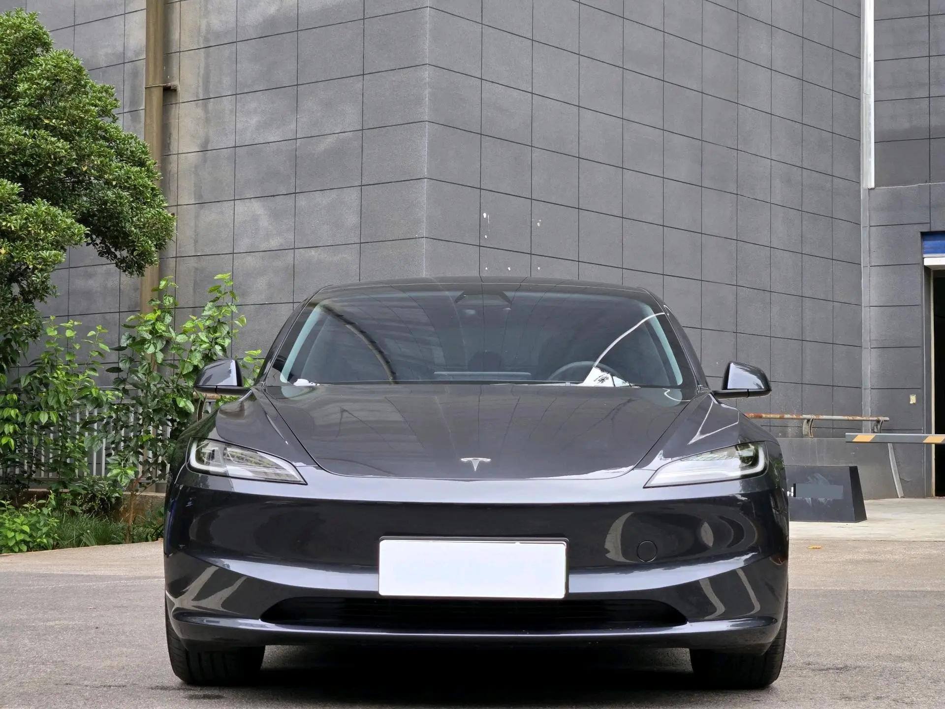 Tesla 2025 Model 3 Rear-Wheel Drive Automatic 2