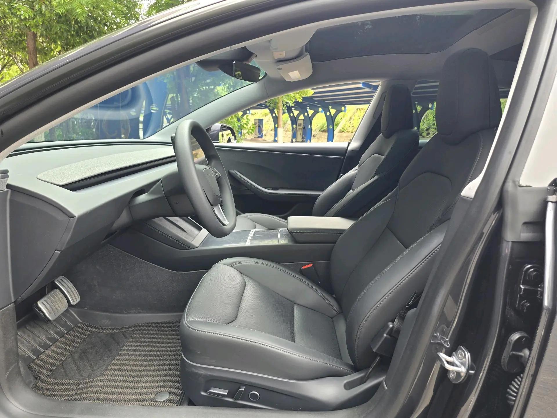 Tesla 2025 Model 3 Rear-Wheel Drive Automatic 4
