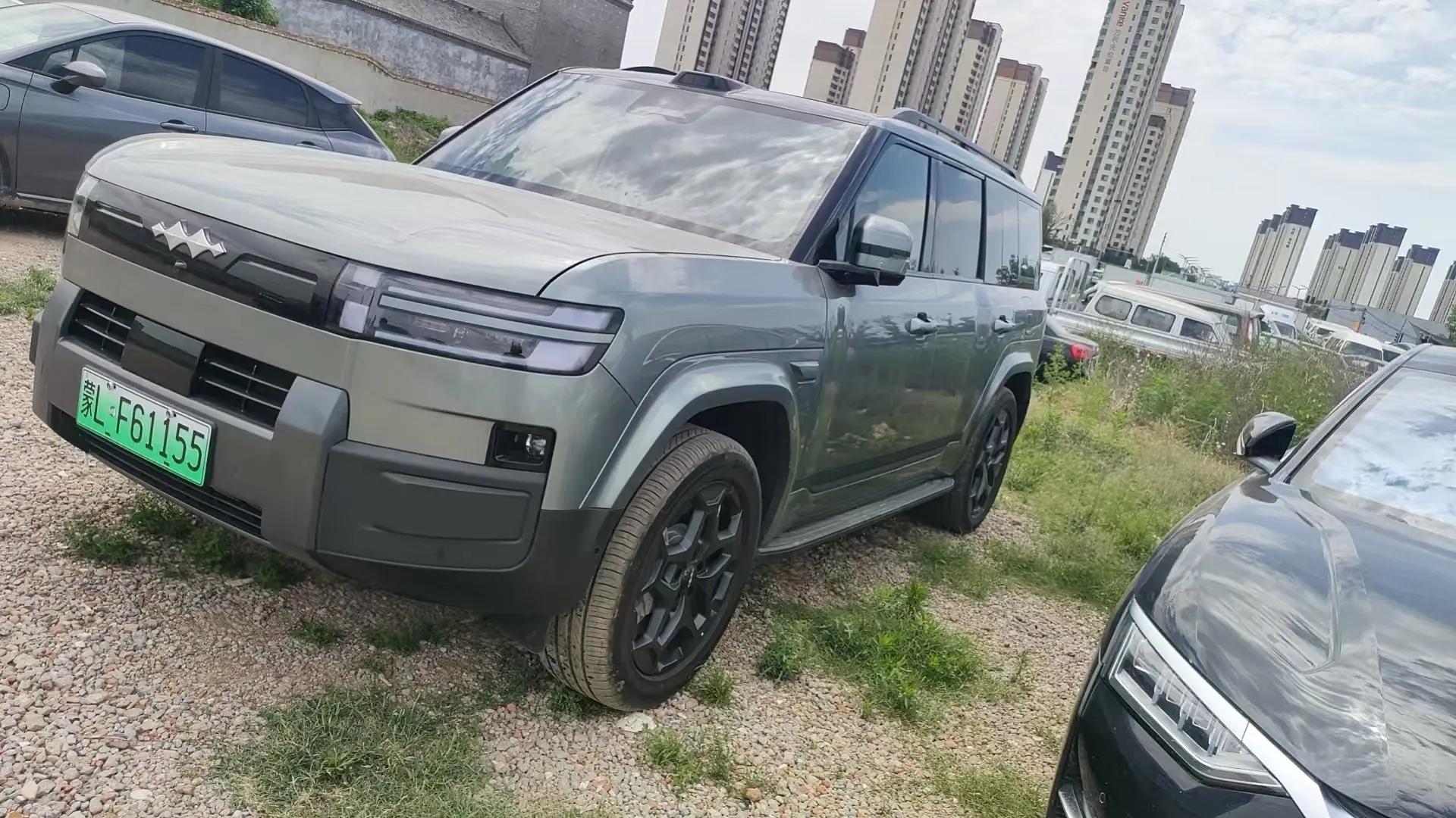 打开图片灯箱:FangChengBao 2025 titanium 7 1.5T stepless 190KM four-wheel drive Ultra version of automatic gear